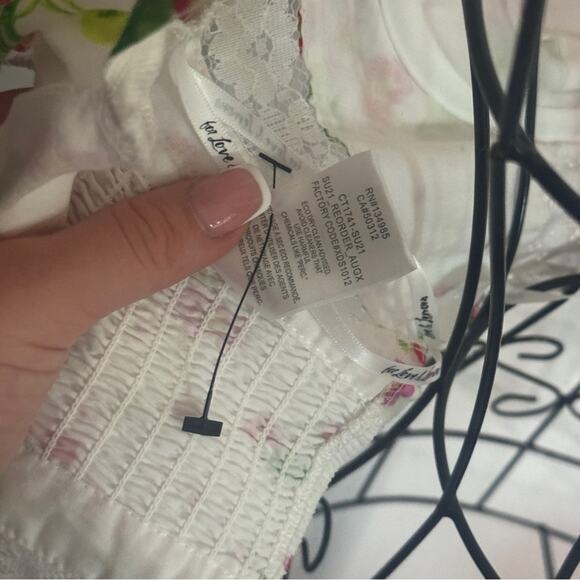 For Love and Lemons Celia Strawberry Printed Top S - Picture 7 of 10